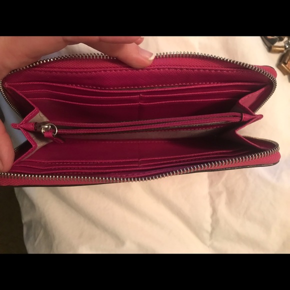 Michael Kors wallet - Picture 2 of 2